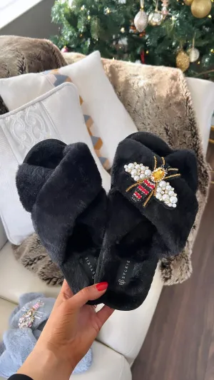 Queen Bee Cross Slipper Black