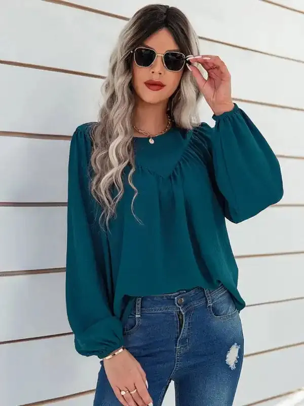 Women’s casual loose round neck solid color pullover shirt